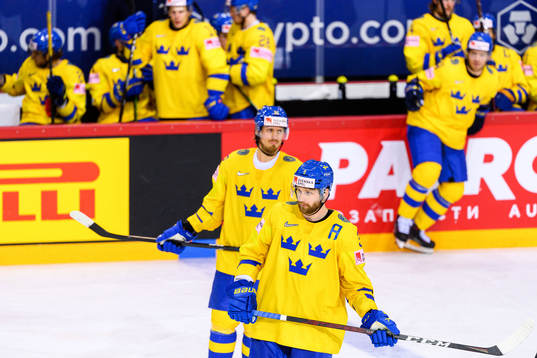 Magnus Nygren and Klas Dahlbeck of Sweden look dejected