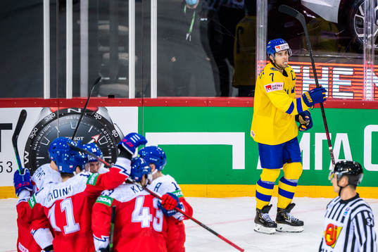 Players of Czech Republic celebrates and Henrik Tömmernes