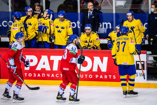 Players of Sweden looks dejected