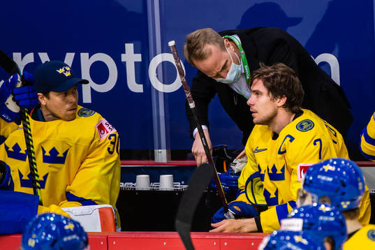 Henrik Tömmernes of Sweden in pain