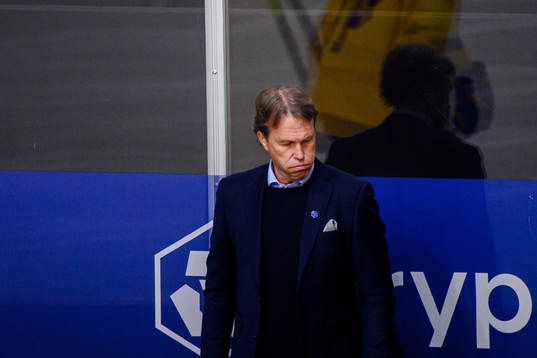 Johan Garpenlöv, Head coach of Sweden looks dejected