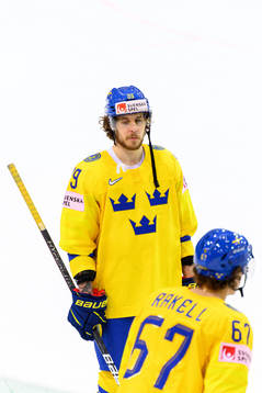 Mario Kempe of Sweden looks dejected
