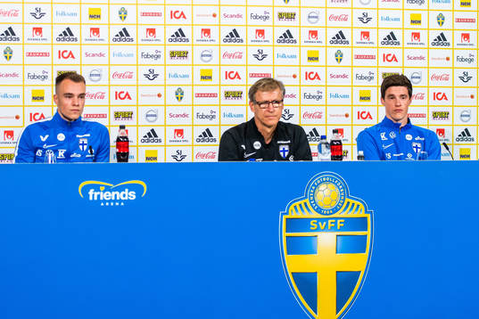 Leo Väisänen, head coach Markku Kanerva and Sauli