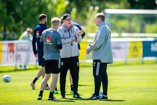 Head coach Janne Andersson and assistant coach Peter