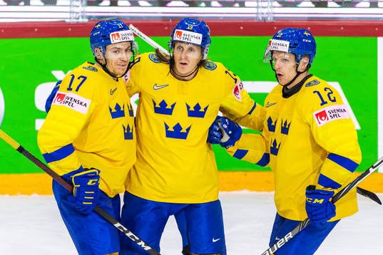 Bläddra bland fler bilder av 2021 IIHF Ice Hockey World Championship, Day 8, Sweden - Great Britain
