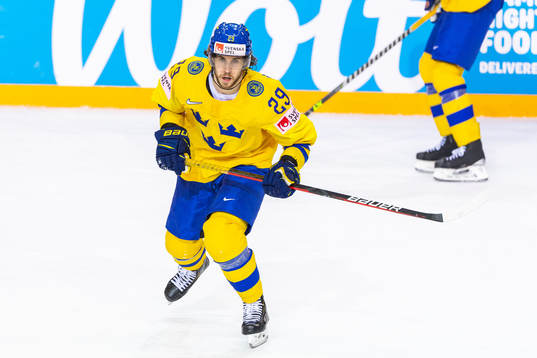Mario Kempe of Sweden