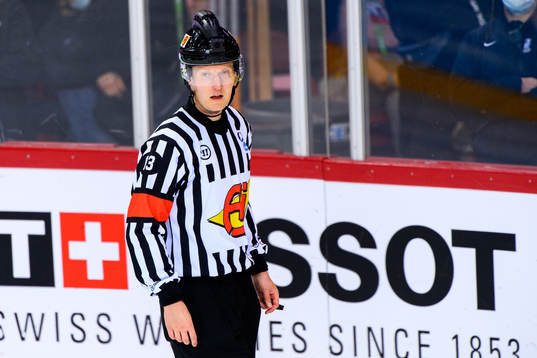 Referee Kristian Vikman