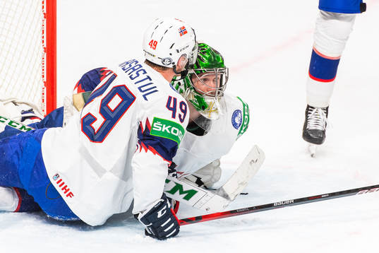 Christian Kåsastul and goalkeeper Henrik Haukeland of