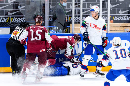 Miks Indrasis of Latvia and Magnus Brekke Henriksen of