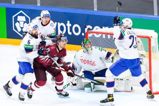 Jonas Holøs ,Magnus Brekke Henriksen ,goalkeeper Henrik