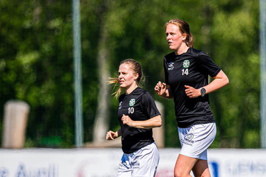 Ingrid Amalie Hoftun Bjerksæter and Sigrid Bloch-Hansen of
