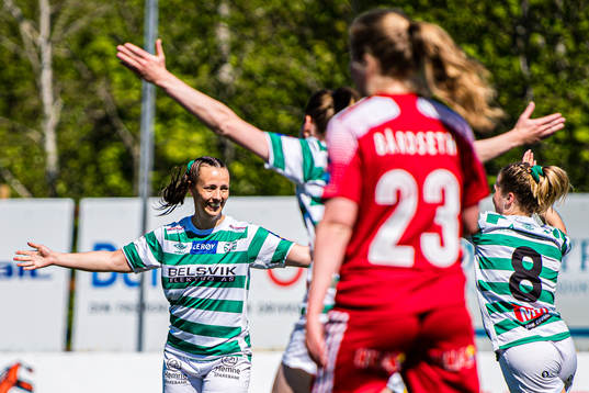 Bläddra bland fler bilder av Football, 1. divison, KIL/Hemne - Fart