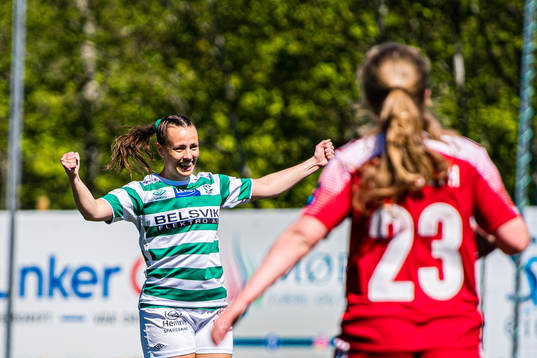 Mari Smevoll of KIL/Hemne celebrates