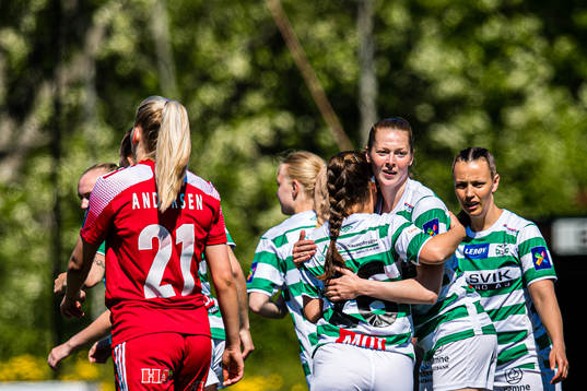 Mari Smevoll of KIL/Hemne celebrates