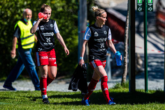 Oda Åmland Edvartsen and Sanna Marija Porali of Fart