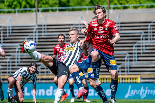 Landskronas Linus Olsson mot Örgrytes Anton Lans