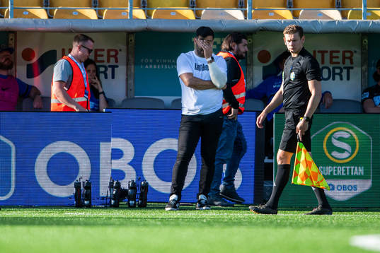 Norrbys manager Mak Lind deppar