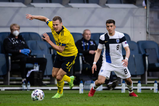 Viktor Claesson of Sweden and Jasin Assehnoun of Finland
