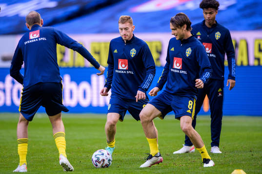 Dejan Kulusevski and Albin Ekdal of Sweden prior to the