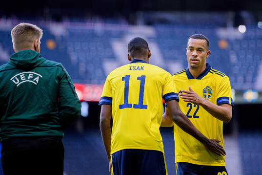 Alexander Isak and Robin Quaison of Sweden
