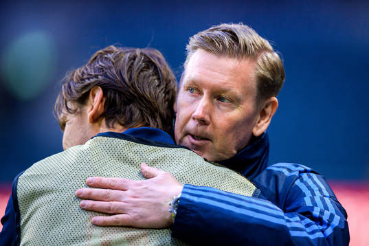 Albin Ekdal and assistant coach Peter Wettergrenof Sweden