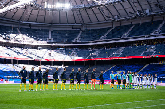 The players of Sweden and Finland