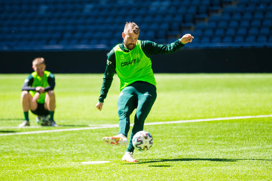 Mads Fenger Nielsen med en straff