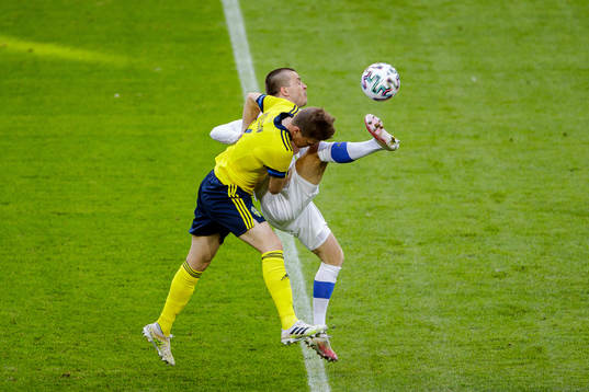 Joakim Nilsson of Sweden and Roope Riski of Finland
