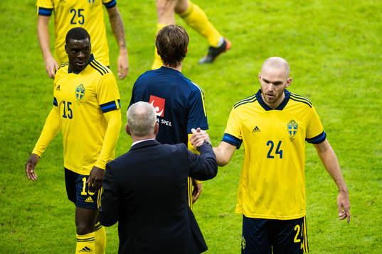 Marcus Danielson an Janne Andersson, head coach of Sweden