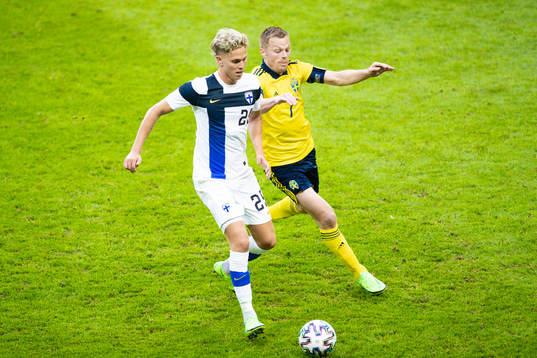 Niko Hämäläinen of Finland and Sebastian Larsson of