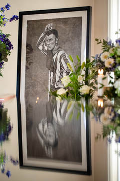 Blomsterarrangemang och hälsningar samlade vid ett