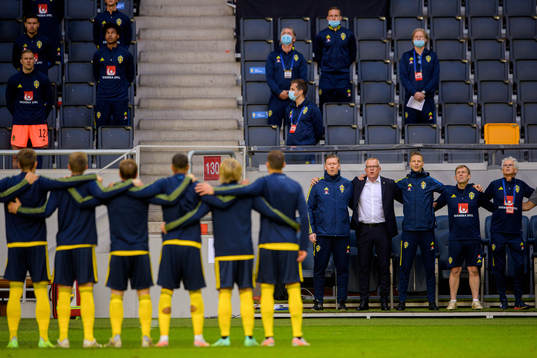 Assistant coach Peter Wettergren and Janne Andersson, head