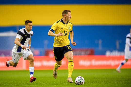 Jasin Assehnoun of Finland and Emil Krafth of Sweden