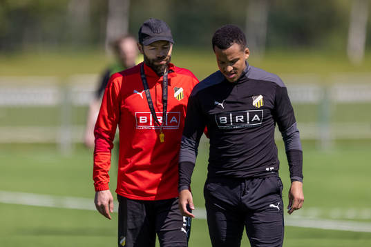 Häckens tränare Andreas Alm och Marin Olson