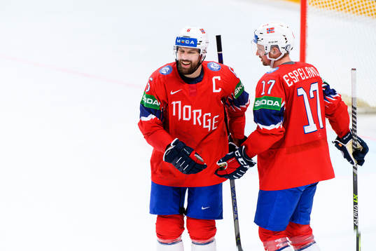 Jonas Holøs and Stefan Espeland of Norway looks dejected