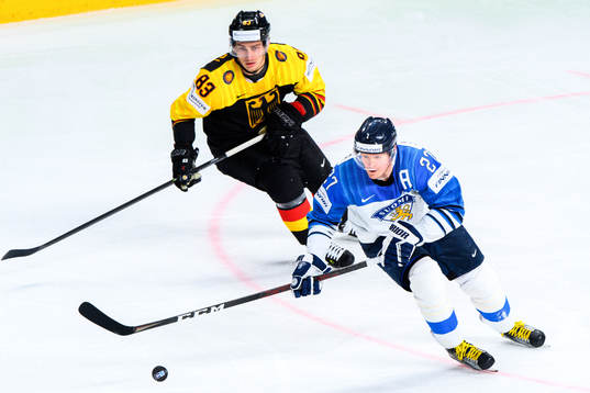 Leonhard Pfoderl of Germany and Petri Kontiola of Finland