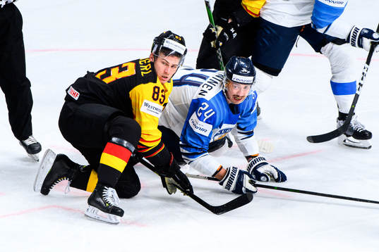 Leonhard Pfoderl of Germany and Hannes Bjorninen of Finland