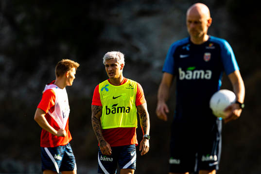 Mathias Normann and Ståle Solbakken, head coach of the