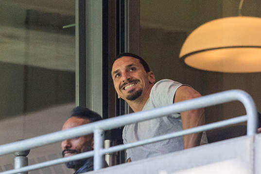Zlatan Ibrahimovic på läktaren