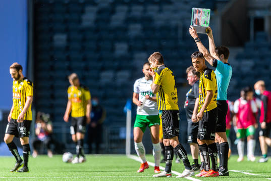 Häckens Leo Bengtsson och Ali Youssef byts in