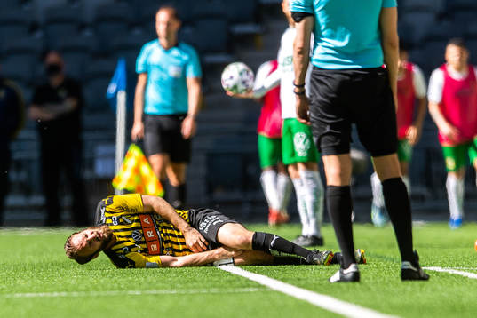Häckens Oskar Sverrisson har ont