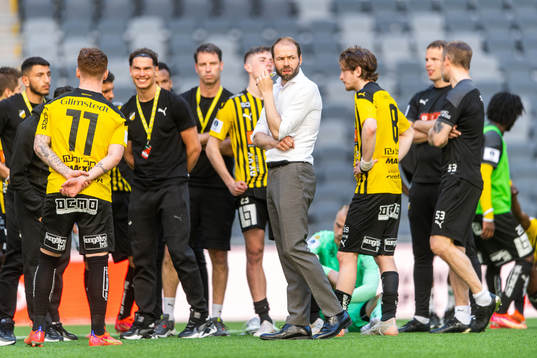 Häckens tränare Andreas Alm deppar