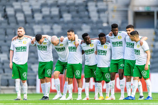 Hammarbys spelare vid straffläggningen