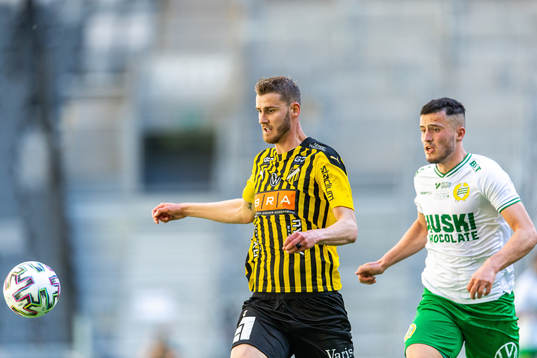 Häckens Joona Toivio och Hammarbys Astrit Selmani