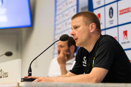 Hammarbys tränare Stefan Billborn på presskonferensen