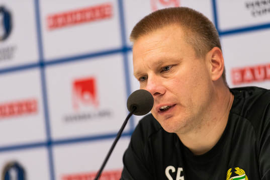 Hammarbys tränare Stefan Billborn på presskonferensen