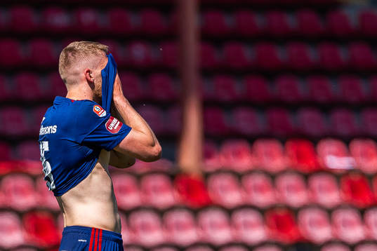 Östers Emil Engqvist  deppar