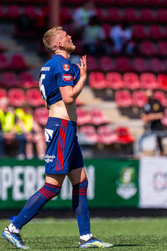 Östers Emil Engqvist  deppar