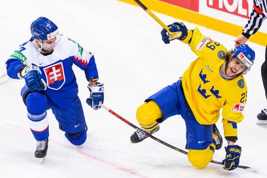 Mario Grman of Slovakia and Mario Kempe of Sweden