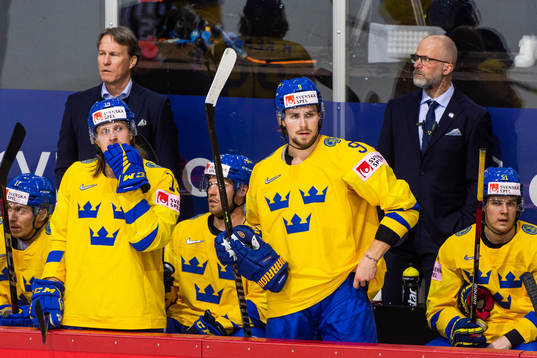 Marcus Sörensen and Adrian Kempe of Sweden looks dejected